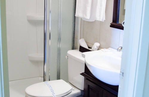 Amos Hotel | Budget-Friendly Stay at Hotel Econo-One with Family Amenities