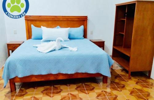 Comitan de Dominguez Hotel | Budget-Friendly Hotel Edelmina: Pet & Family Friendly Stay