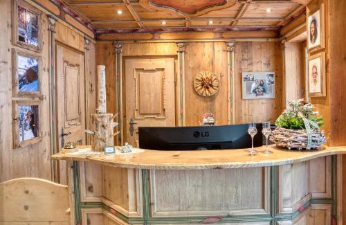 Kappl Hotel | Discover Hotel Edelweiß-Schlössl: Family-Friendly Retreat