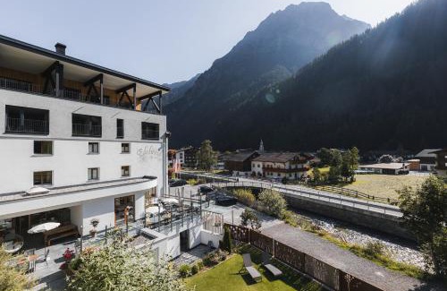 Feichten Hotel | Experience Hotel Edelweiss Superior: Oceanfront Spa Retreat