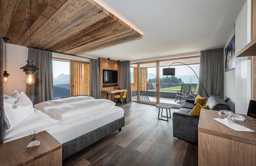 Maranza Hotel | Experience Comfort at Hotel Edelweiss with Spa & Pool