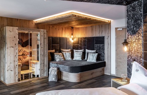 Maranza Hotel | Experience Comfort at Hotel Edelweiss with Spa & Pool