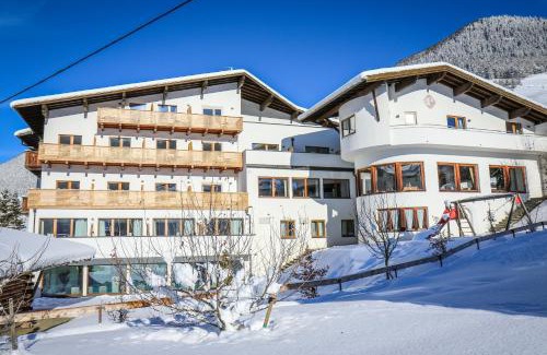 Nauders Hotel | Discover Hotel Edelweiss Superior: Pet Friendly & Ocean View