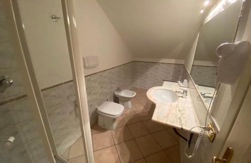 Roe Hotel | Pet-Friendly Hotel Edoné with Breakfast & Great Reviews