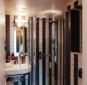 15th Arrondissement Hotel | Discover Hotel Eiffel Blomet: 4-Star Oasis with Spa & Pool