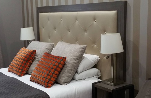 16th Arrondissement Hotel | Cozy Hotel Eiffel Kennedy: Spa & Breakfast Near the Iconic Tower