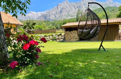 Posada de Valdeon Hotel | Discover Hotel Eigón: Highly Rated with Dining Options