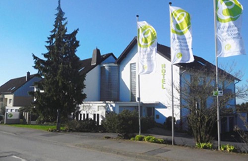 Odenthal Hotel | Welcoming Hotel Eikamper Höhe: Family-Friendly Retreat