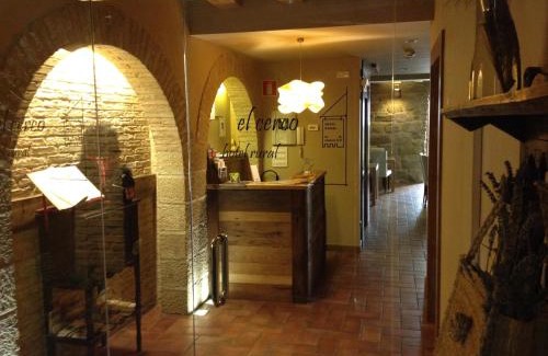 Puente La Reina Hotel | Discover Hotel El Cerco: Rated 9.1 with Family-Friendly Amenities