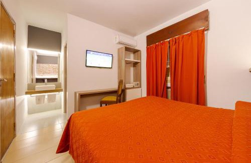Villa Carlos Paz Hotel | Discover Hotel El Condado: Oceanfront Bliss Awaits
