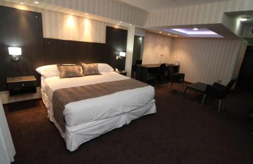Neuquen Hotel | Accessible Hotel El Cortijo: Family-Friendly with Breakfast