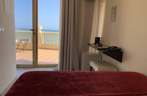 Carboneras Hotel | Escape to Hotel El Dorado: Oceanfront Bliss Awaits