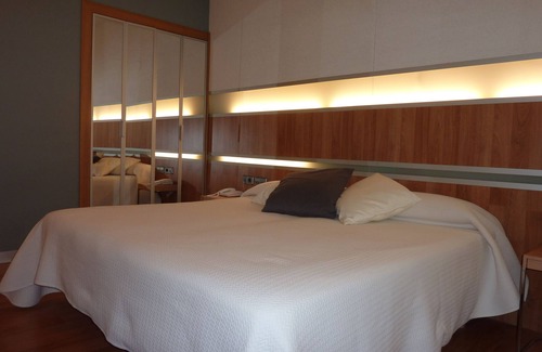 Javier Hotel | Discover Hotel El Mesón: Family-Friendly with Spa & Dining