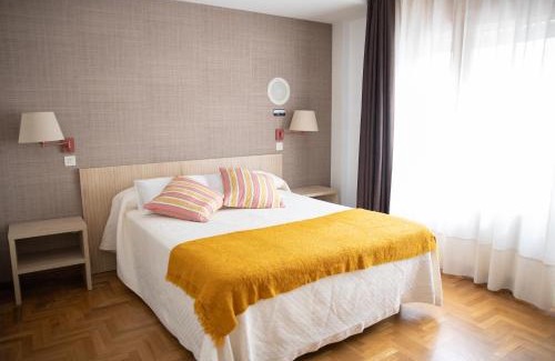Cangas de Narcea Hotel | Family-Friendly Stay at Hotel El Molinón – Rated 7.8/10
