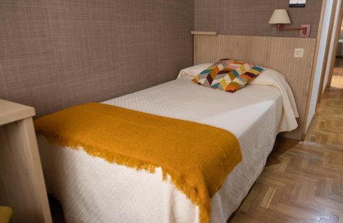 Cangas de Narcea Hotel | Family-Friendly Stay at Hotel El Molinón – Rated 7.8/10