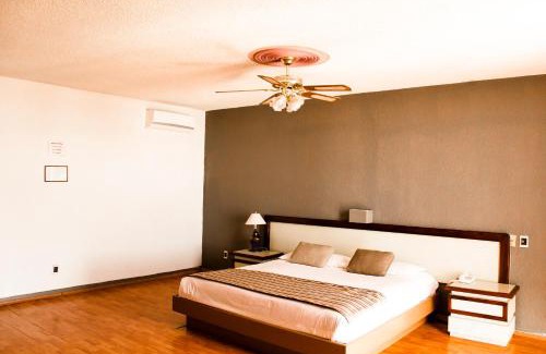 Centro Hotel | Discover Hotel El Monte: Family-Friendly with Breakfast Included