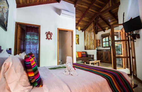 Samara Hotel | Discover Hotel El Pequeño Gecko Verde: Ocean View Oasis