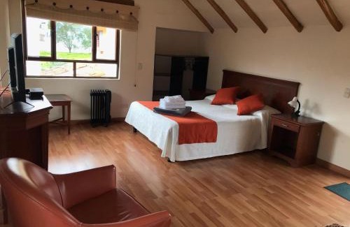 Chia Hotel | Welcoming Hotel El Portal de las Flores with Family Amenities