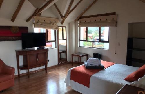 Chia Hotel | Welcoming Hotel El Portal de las Flores with Family Amenities