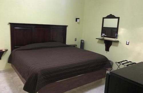 Bernal Hotel | Cozy Hotel El Refugio: Breakfast Included & 8/10 Rated