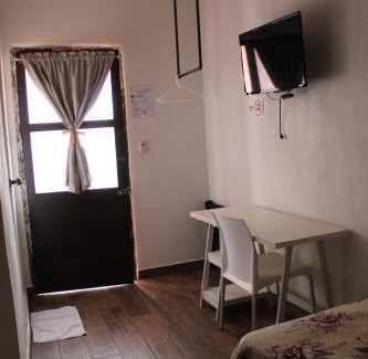 Yuriria Hotel | Budget-Friendly Stay at Hotel el Rinconcito Yuriria