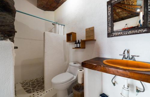 Cuatunalco Hotel | Beachfront Escape at Hotel el Risco with Pool & Breakfast