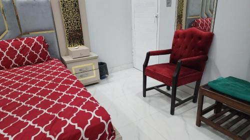 Gulshan-E-Jamal House | Budget-Friendly Hotel Oasis Inn with Accessible Amenities