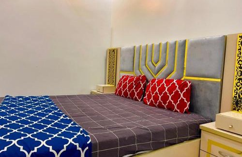 Gulshan-E-Jamal House | Budget-Friendly Hotel Oasis Inn with Accessible Amenities