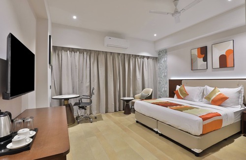 Surat Hotel | Highly Rated Hotel Elements with Family-Friendly Amenities