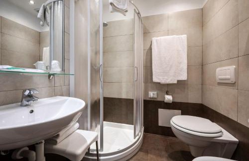 Saint-Vincent Hotel | Relax at Hotel Elena: Spa, Restaurant & Family Amenities