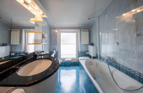 Saint-Vincent Hotel | Relax at Hotel Elena: Spa, Restaurant & Family Amenities