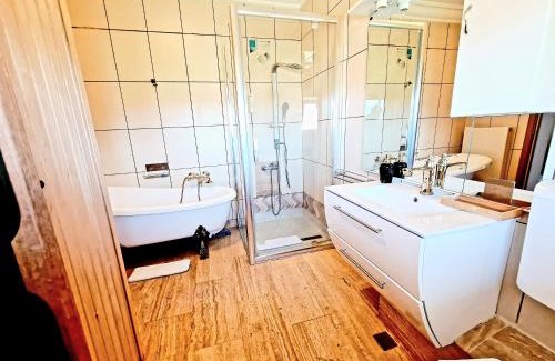 Alba Iulia House | Idyllic Hotel Elisabeta: Oceanfront Bliss with Pool Access