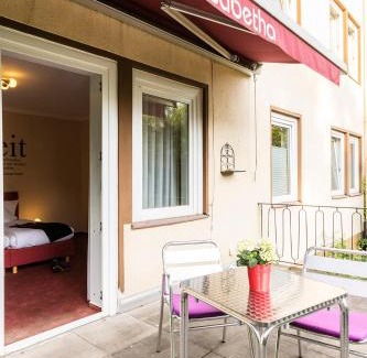 Mitte House | Discover Hotel Elisabetha Garni: Pet-Friendly Retreat