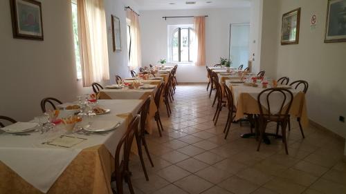 Cinquale Hotel | Pet-Friendly Hotel Elisabetta with Restaurant & Breakfast