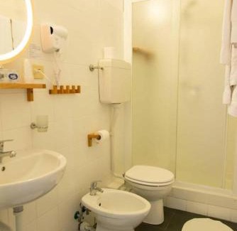Sestri Levante Hotel | Discover Hotel Elisabetta: A Guest-Favored Retreat