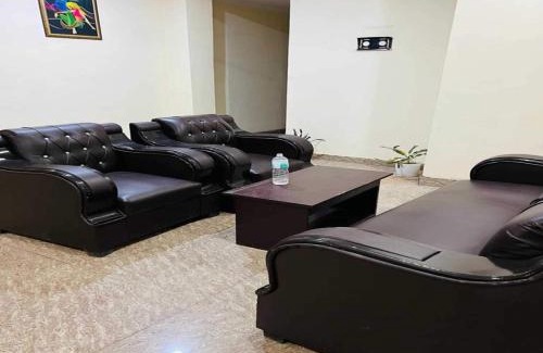 Old Gurgaon Hotel | Budget-Friendly OYO 81015 Hotel Stay Inn for Families