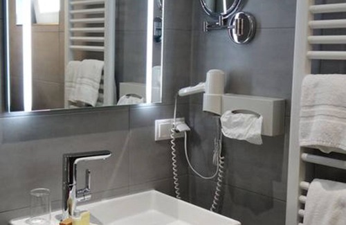 Seligenstadt Hotel | Discover Hotel Elysee: 9.2/10 with Spa and Child-Friendly Amenities