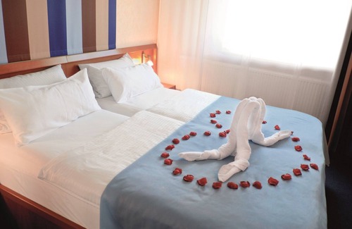 Seligenstadt Hotel | Discover Hotel Elysee: 9.2/10 with Spa and Child-Friendly Amenities
