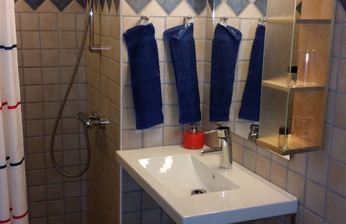 Tidaholm Hotel | Discover Hotel Emanuelssons: Highly Rated with Family-Friendly Amenities