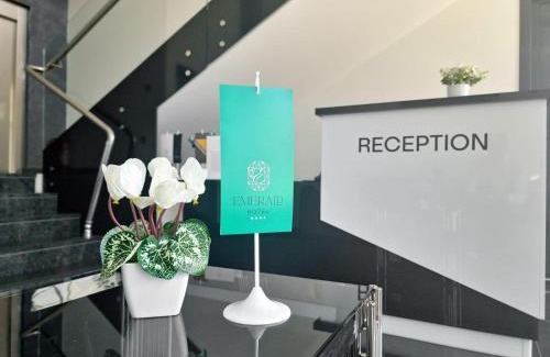 Bisce Polje Hotel | Hotel Emerald: Family-Friendly Stay with Top Guest Ratings