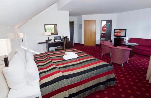 Empfingen Hotel | Comfortable Stay at Hotel Empfinger Hof with Great Amenities