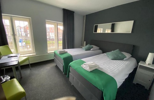 Roermond Hotel | Discover Hotel en Grand Café De Pauw: Pet-Friendly Haven