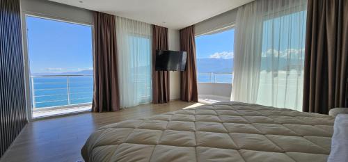 Pogradec Hotel | Relax at Hotel Enkelana with Private Beach & Ocean View