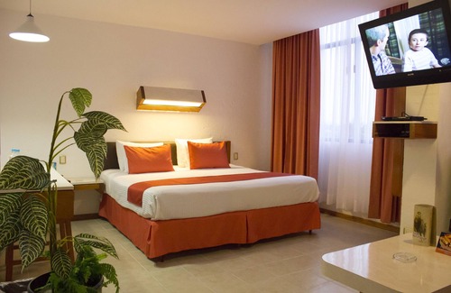 Coatzacoalcos Hotel | Discover Comfort at Hotel Enríquez with Spa & Family Amenities