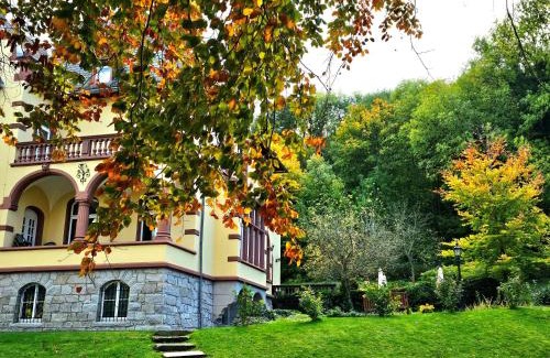 Wernigerode Hotel | Elegant Hotel Erbprinzenpalais: 9/10 Rated with Breakfast & More