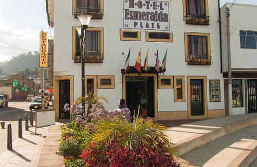 Cogua Hotel | Pet-Friendly Stay at Hotel Esmeralda Plaza with Breakfast