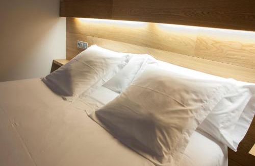 Olot Hotel | Discover Hotel Estació: Delightful Dining and Breakfast Awaits