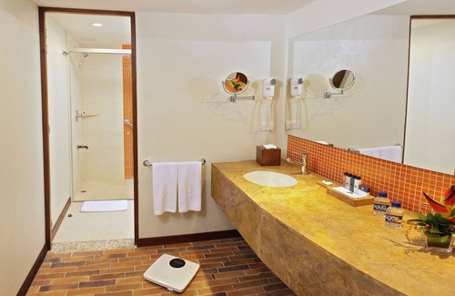 Zona Norte Hotel | Relax at Hotel Estelar Playa Manzanillo with Ocean Views