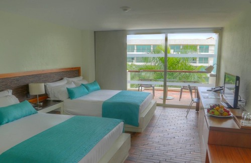Zona Norte Hotel | Relax at Hotel Estelar Playa Manzanillo with Ocean Views