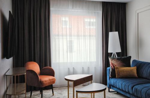 Stare Miasto Hotel | Discover Hotel ETER: 4-Star Stay with Pool & Dining